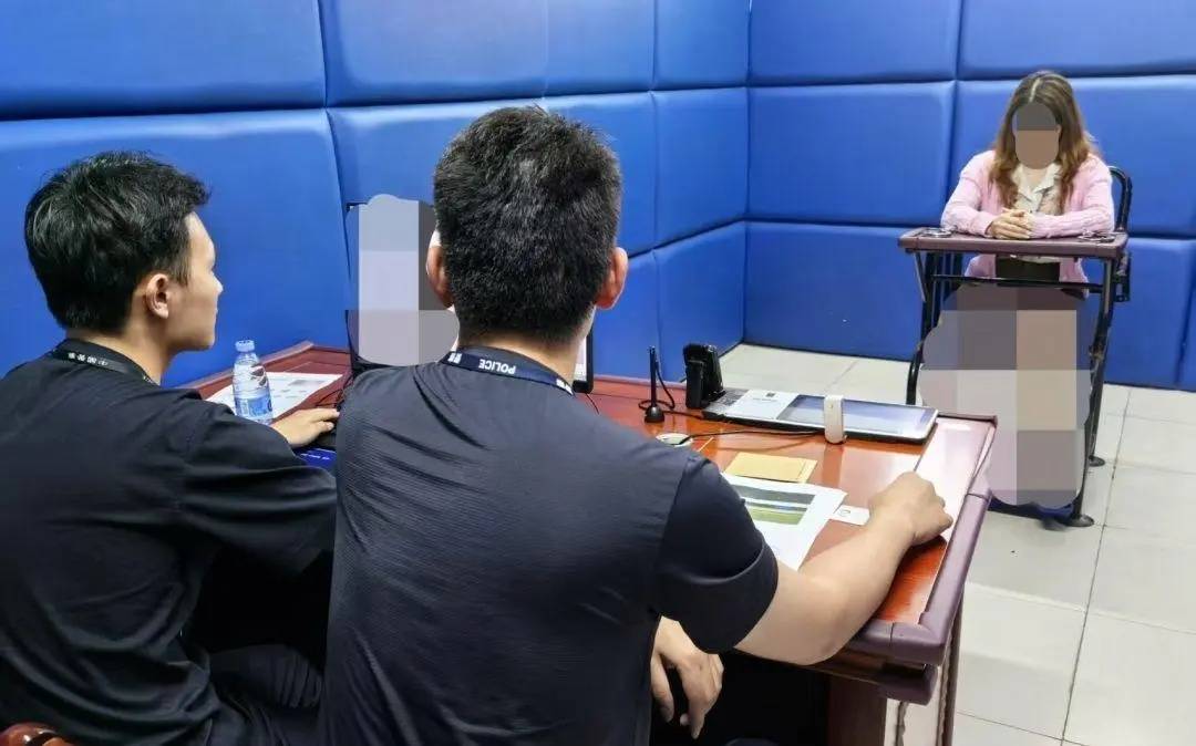 皇冠信用网怎么申请_女子强行伸腿阻止高铁关门皇冠信用网怎么申请，当事人在厦门被查获，已行政拘留