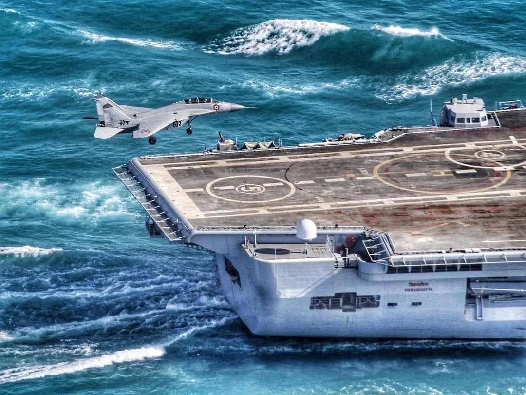 皇冠信用网出租足球_印度航母行踪曝光！180度掉头返航皇冠信用网出租足球，这是在躲巴基斯坦的导弹吗？