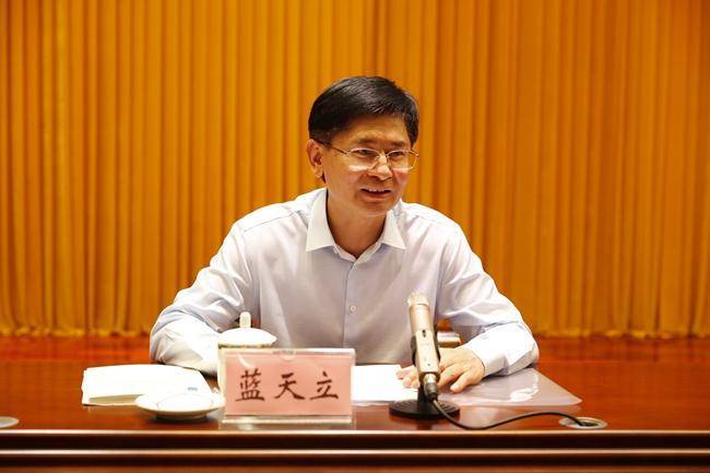 皇冠信用网怎么开户_连续缺席多场重要活动皇冠信用网怎么开户,广西壮族自治区主席蓝天立被查