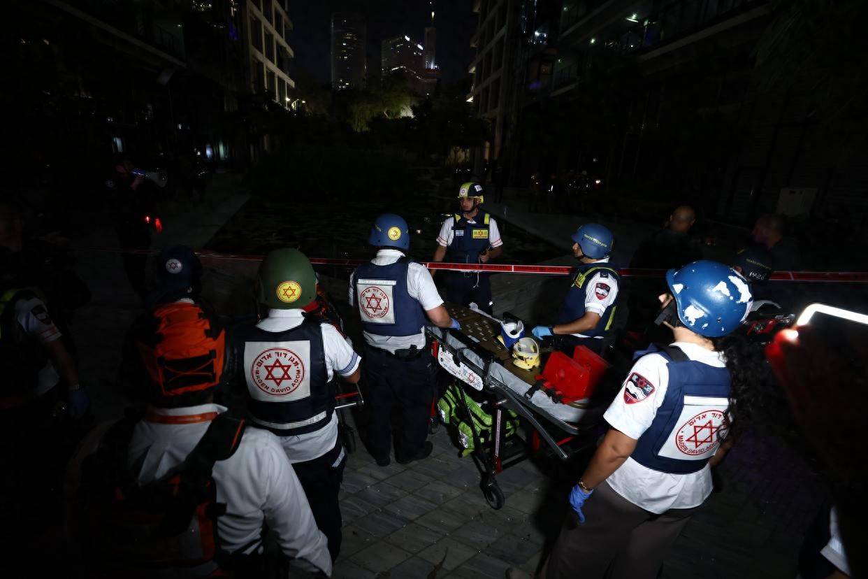 奥克兰城足球_伊朗大规模导弹袭击震慑中东奥克兰城足球，以色列防御体系告急，美国是否会出手相助？