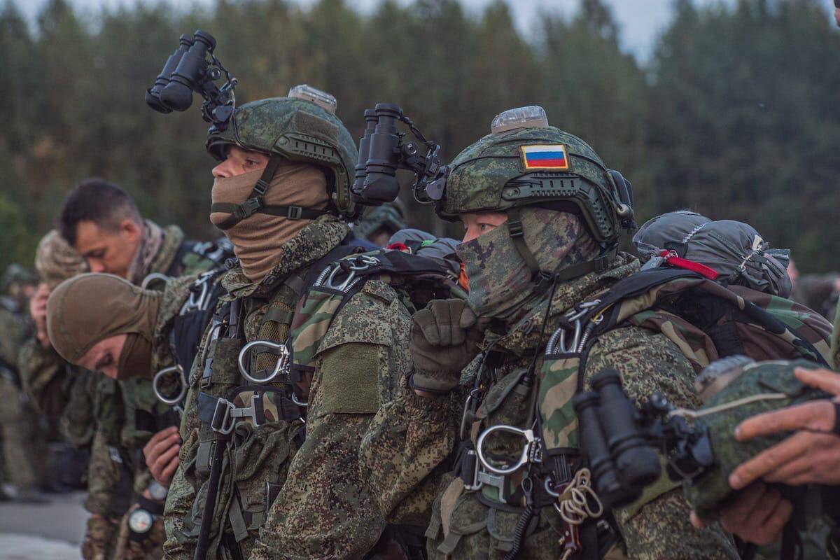 香港足球賽_泽连斯基孤立无援?普京步步为营香港足球賽,每日500米推进,西方军援为何缩水?