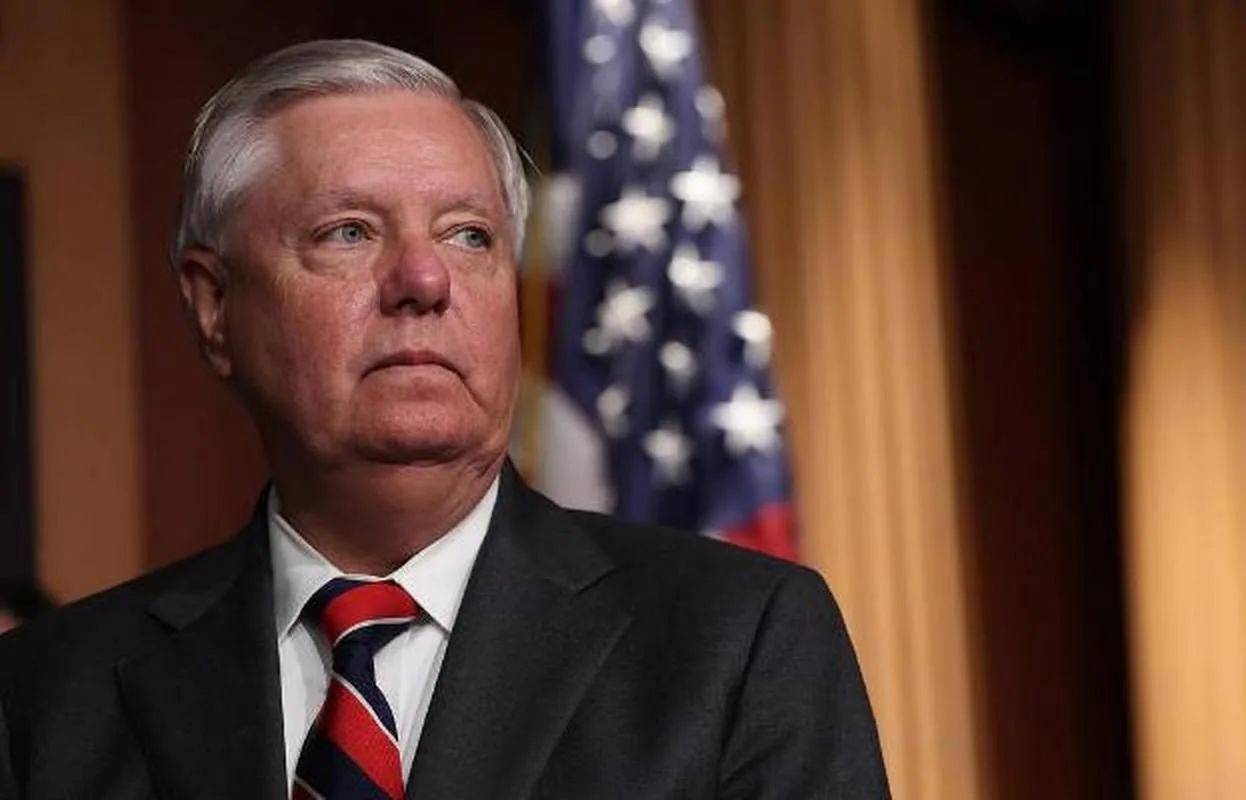 怎么申请皇冠信用网_特朗普同意怎么申请皇冠信用网,对中印加税500%!美议员大放厥词,这事跟普京有关?