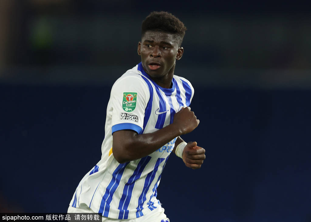 皇冠体育App下载_卡洛斯·巴莱巴转会曼联最新进展：布莱顿强硬回应转会传闻