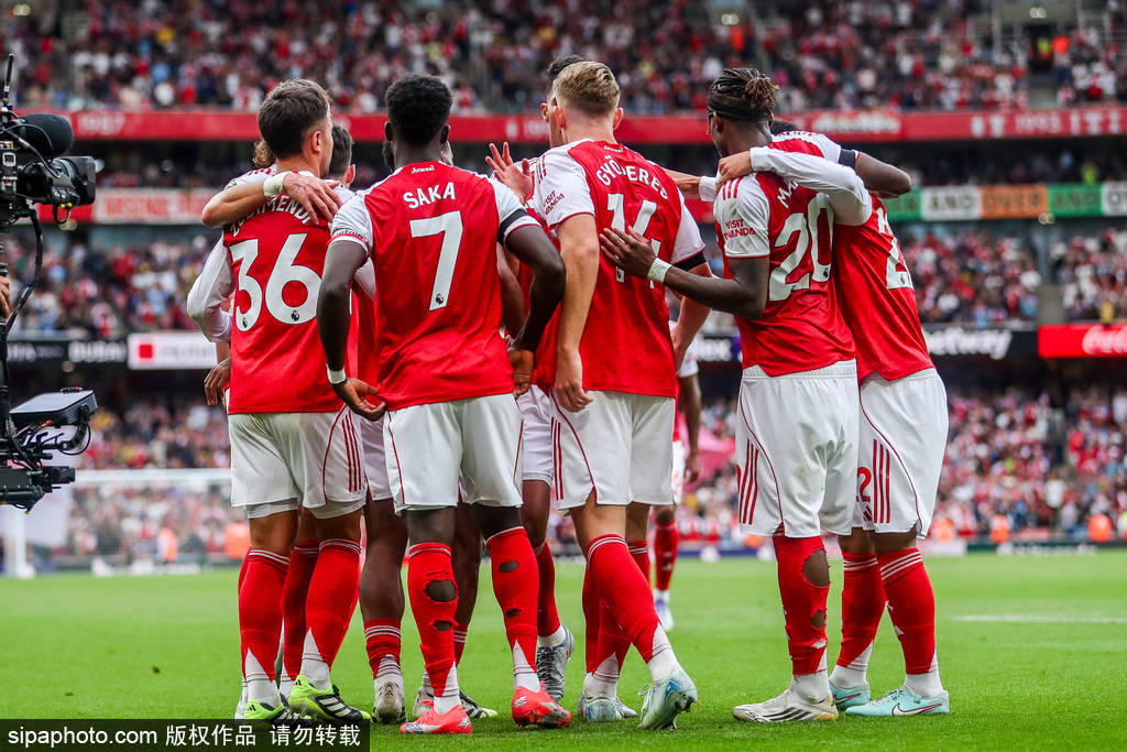 波兰超级联赛 _英超-约克雷斯双响萨卡破门+伤退 阿森纳5-0利兹联暂登顶