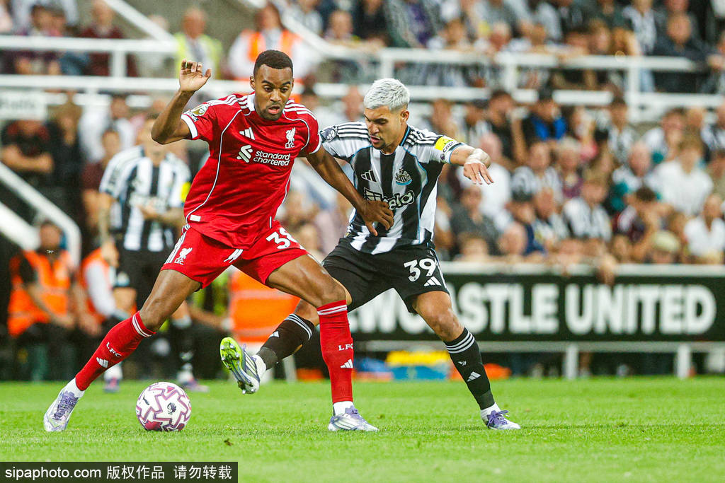 葡萄牙超级联赛_英超-埃基蒂克破门16岁新星第100分钟绝杀 利物浦3-2十人纽卡