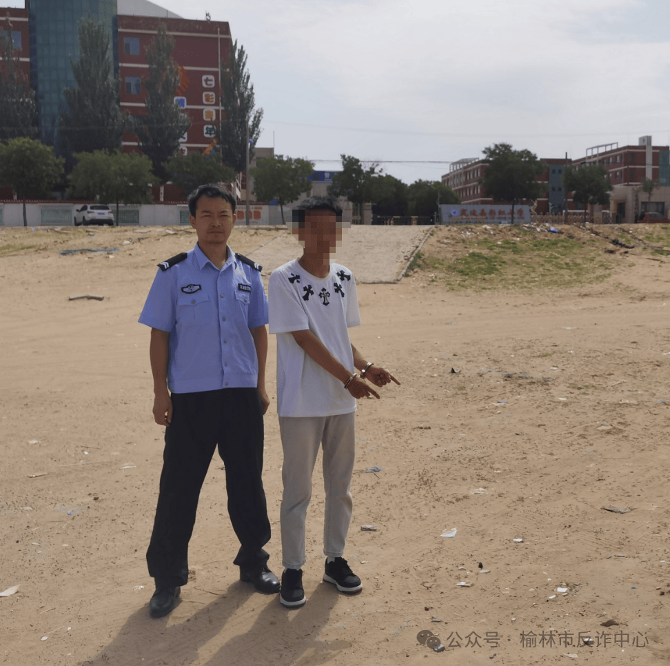 韩火鹰vs叁星狮_陕西榆林多名中学生为防止被学校发现韩火鹰vs叁星狮，将手机藏于电动车座椅下，坏消息：小偷发现了