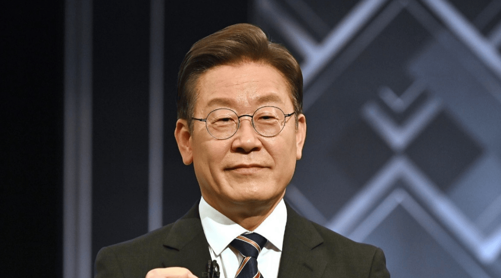 皇冠登3管理出租_特朗普早早到场皇冠登3管理出租，与中方谈完100分钟后，亲自把中方领导人送上车