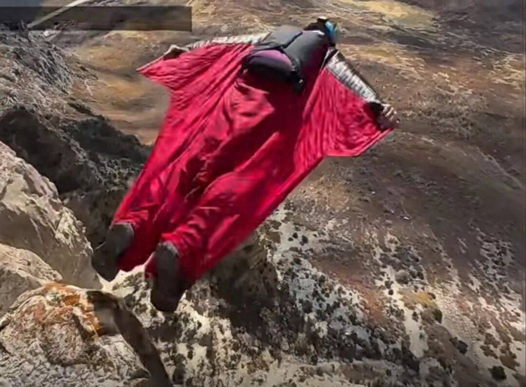 皇冠信用网代理注册_32岁世界顶级翼装飞行员身亡皇冠信用网代理注册,跃下不到10秒撞上岩石;曾完成超1600次翼装飞行及800次定点跳伞