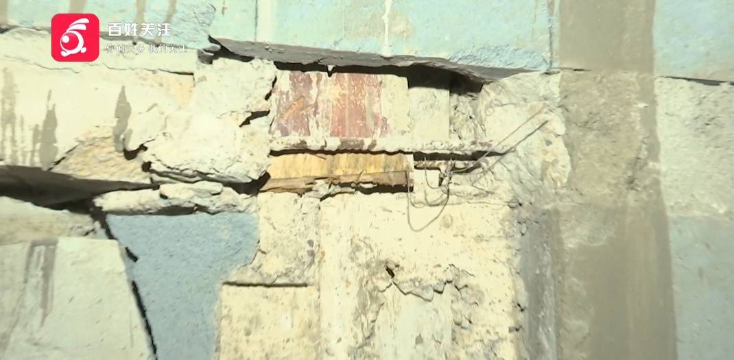 皇冠代理登3
_贵阳一小区停车场出现“暗门”皇冠代理登3
,打开后竟发现……业主:牵扯到33层楼住户的安全!