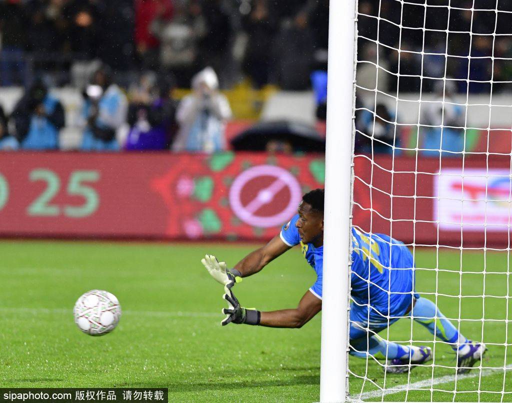 皇冠b盘_U23亚洲杯裁判争议：错漏判频出皇冠b盘，国足如何应对挑战？