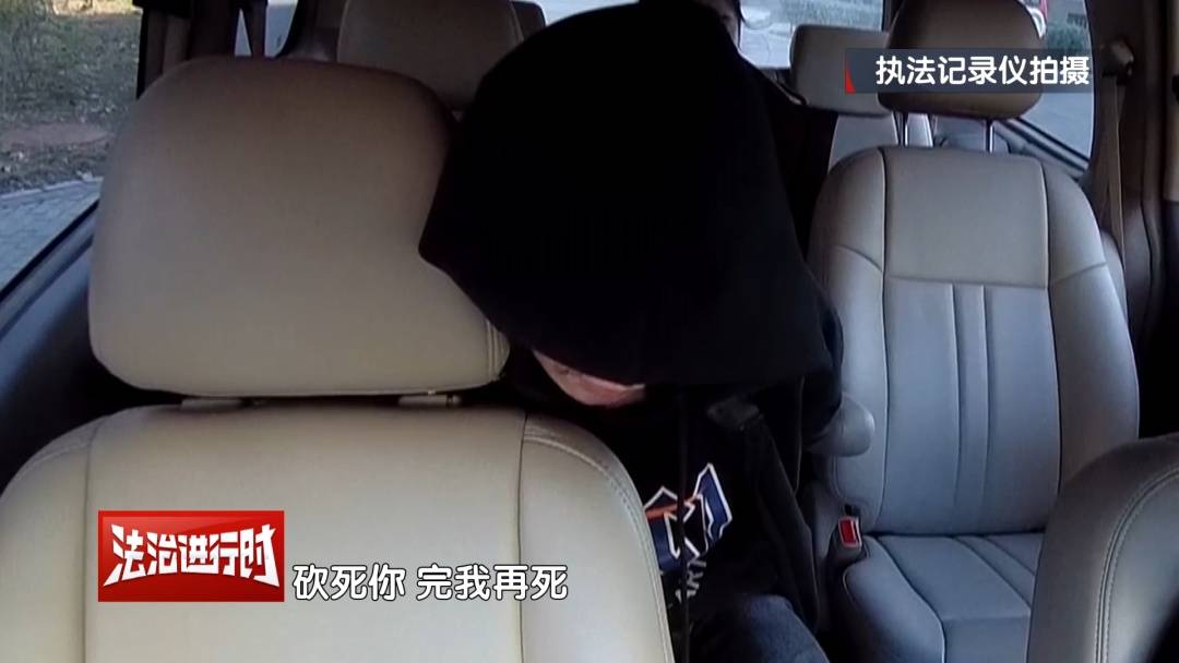 皇冠体育
_北京警方刑拘4人:父亲带着儿子和女儿“扫楼式盗窃快递”