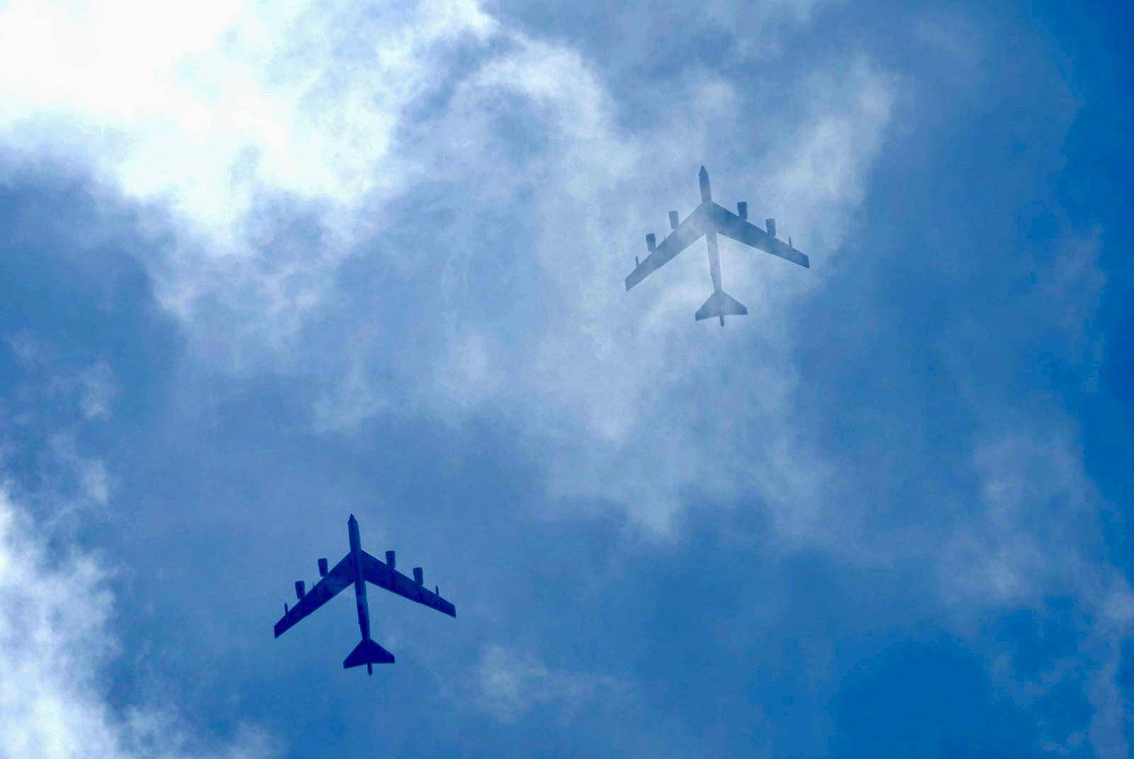 皇冠信用网在线申请_南海发生激烈对峙皇冠信用网在线申请,中国苏30驱离菲律宾侦察机,美军B-52大轰撑腰