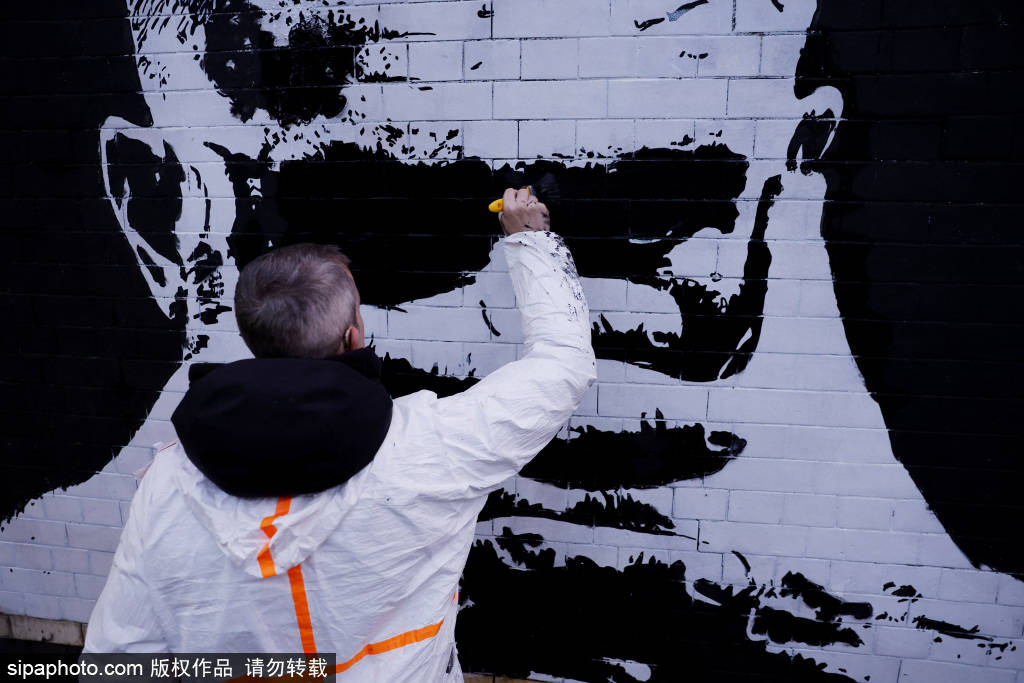 皇冠退水
_费迪南德:约克雷斯今天肯定会进球皇冠退水
,热刺的防守给了他想要的空间